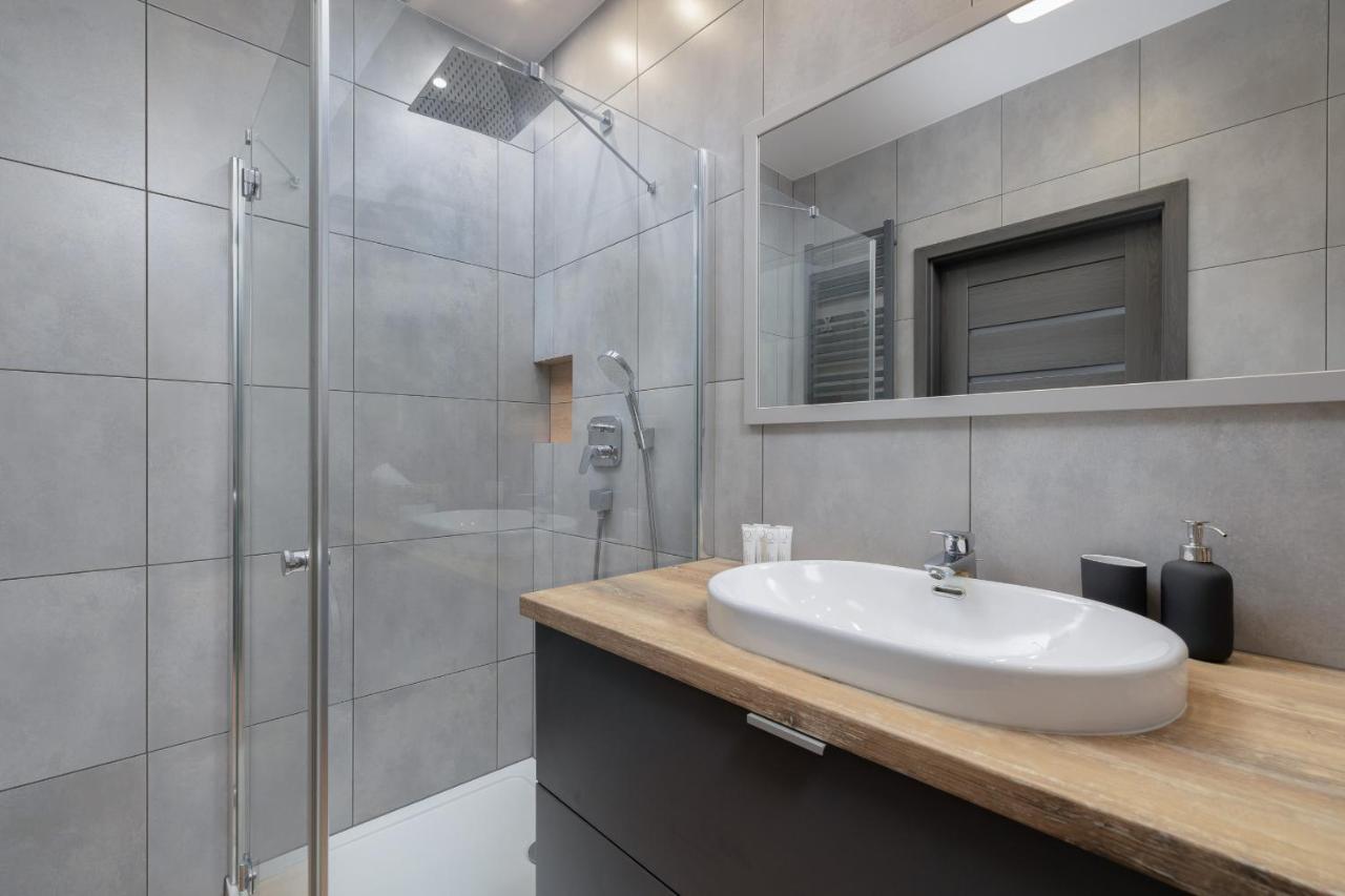 Osiedle Avia Family Apartment In Krakow With Balcony By Noclegi Renters Buitenkant foto