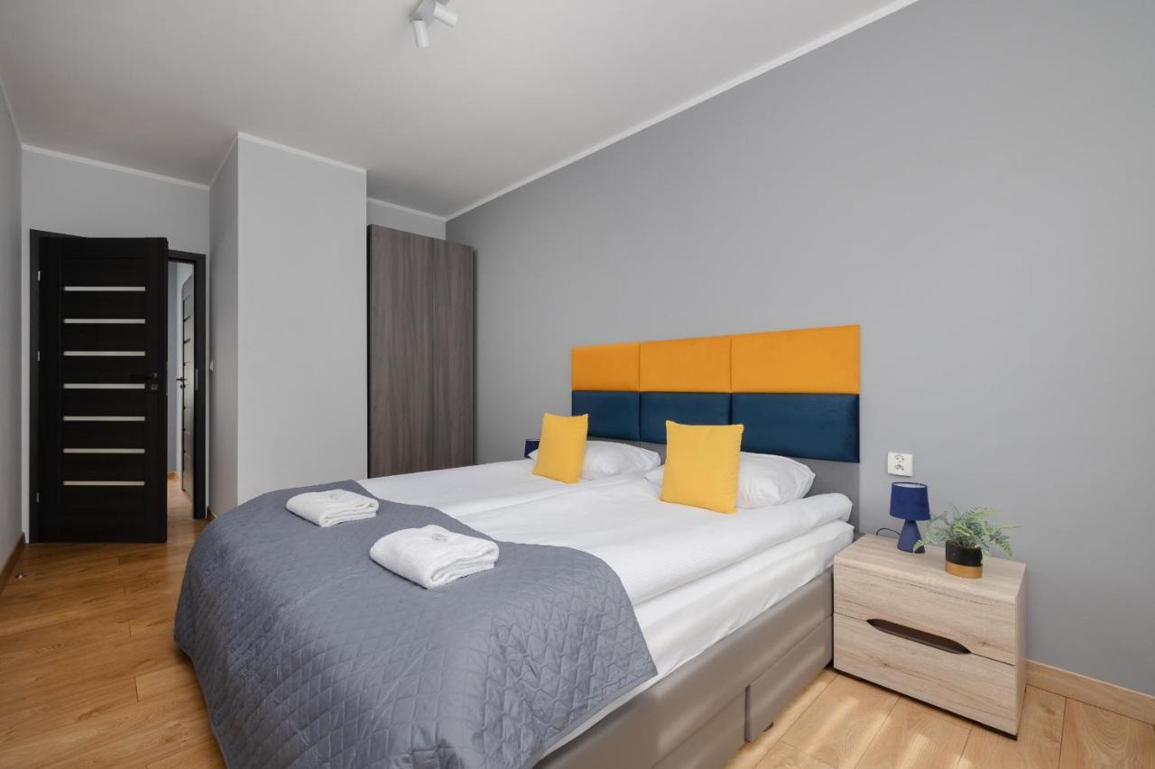 Osiedle Avia Family Apartment In Krakow With Balcony By Noclegi Renters Buitenkant foto