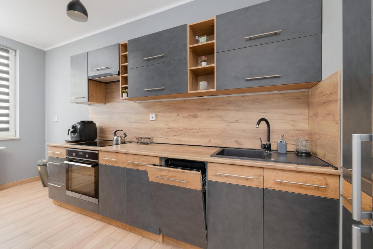Osiedle Avia Family Apartment In Krakow With Balcony By Noclegi Renters Buitenkant foto