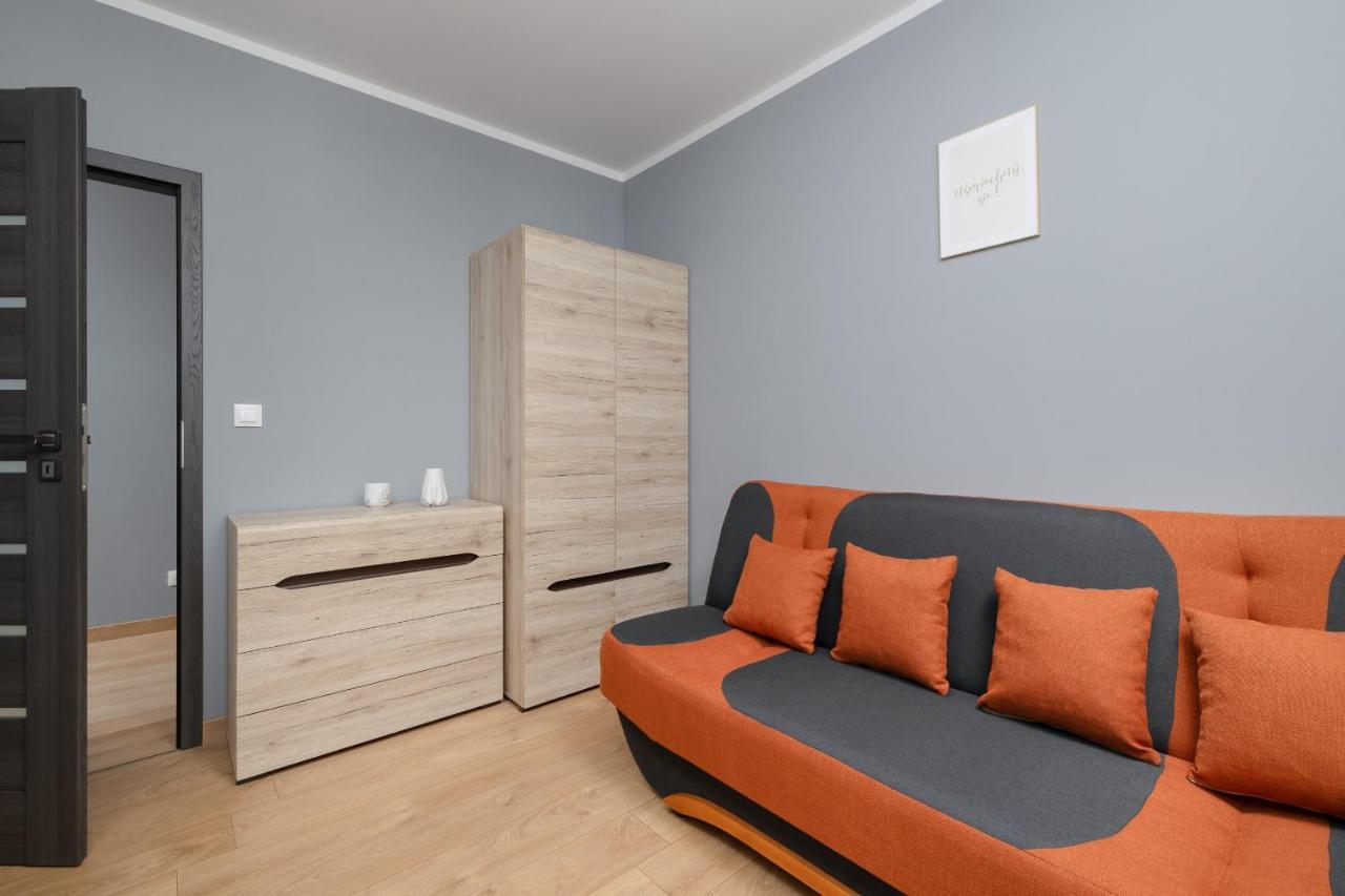 Osiedle Avia Family Apartment In Krakow With Balcony By Noclegi Renters Buitenkant foto